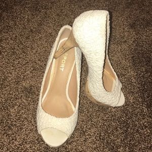 Creme Lace and Cork Open-toed Pumps